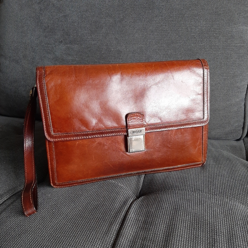 Bally Clutch